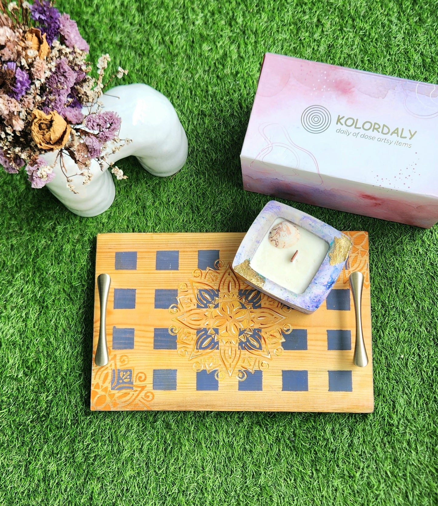 Gift Set: Wooden tray with essence lit bowl candle