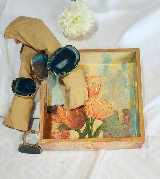 Gift Set: Wooden tray with raw cut agate napkin rings