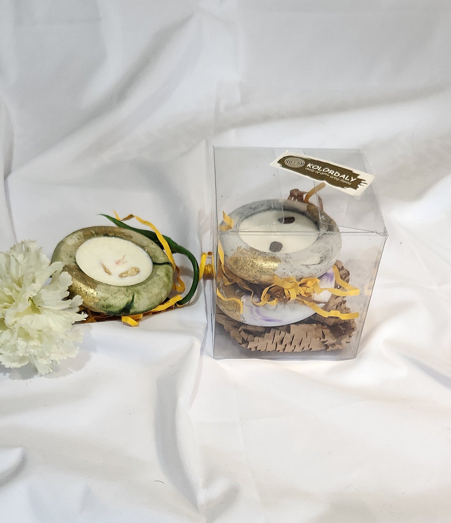 Light essence Tealight Candle